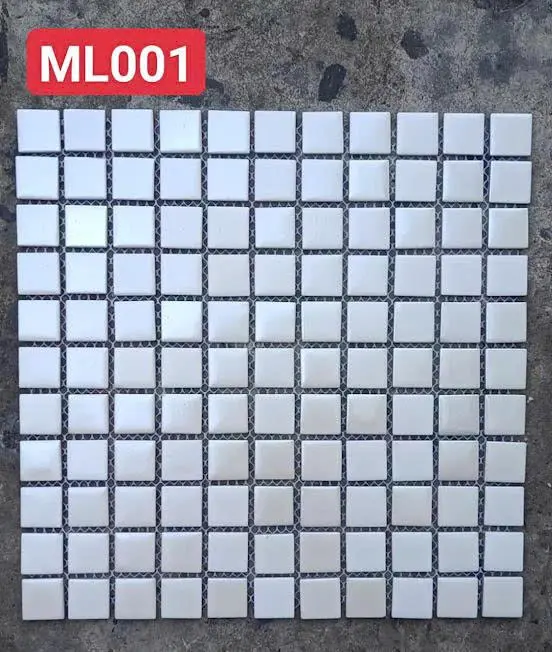 [DSC-ML001] Gạch mosaic trắng vuông chíp 25x25mm, vỉ 300x300mm mã ML001