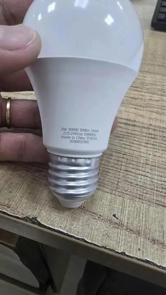 [DSC-LBASV] Led bulb ánh sáng vàng (2800K-3200K)