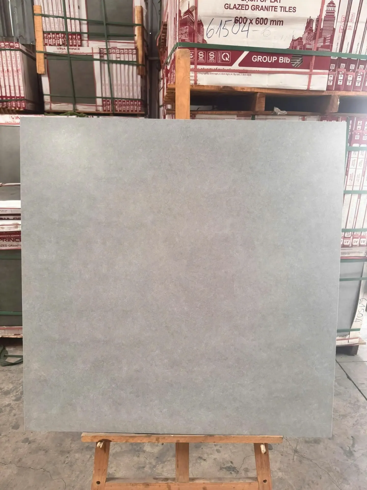 [DSC-84601] Gạch lát nền màu xám, KT 800x800mm, mã 84601 (3v/hộp/1.92m2)