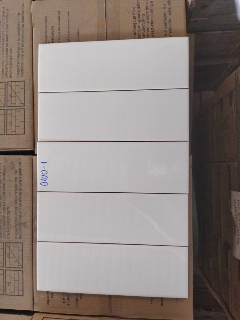 Gạch thẻ Việt Nam trắng bóng phẳng KT 100x300mm loại 1 mã STA1300