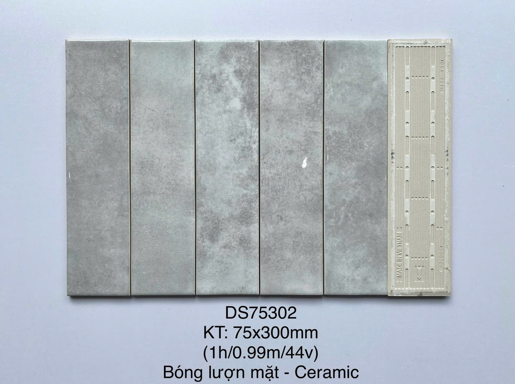 Gạch thẻ loại ưu, KT 75x300mm, Xương Ceramic mặt bóng lượn mã DS75302