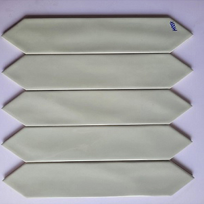 Gạch thẻ mũi tên màu xám nhạt mờ 75x300mm loại 1 #990016