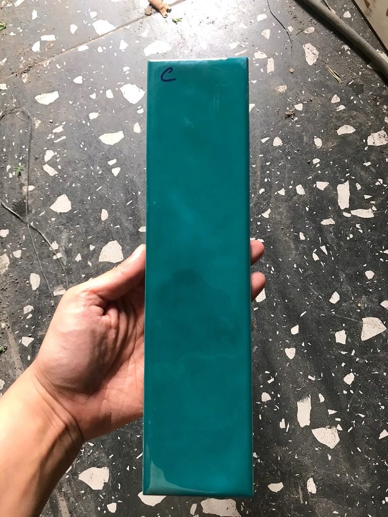 Gạch Thẻ 68x280mm0 Men Bóng Lượn Mặt Màu Xanh BIỂN ĐẬM