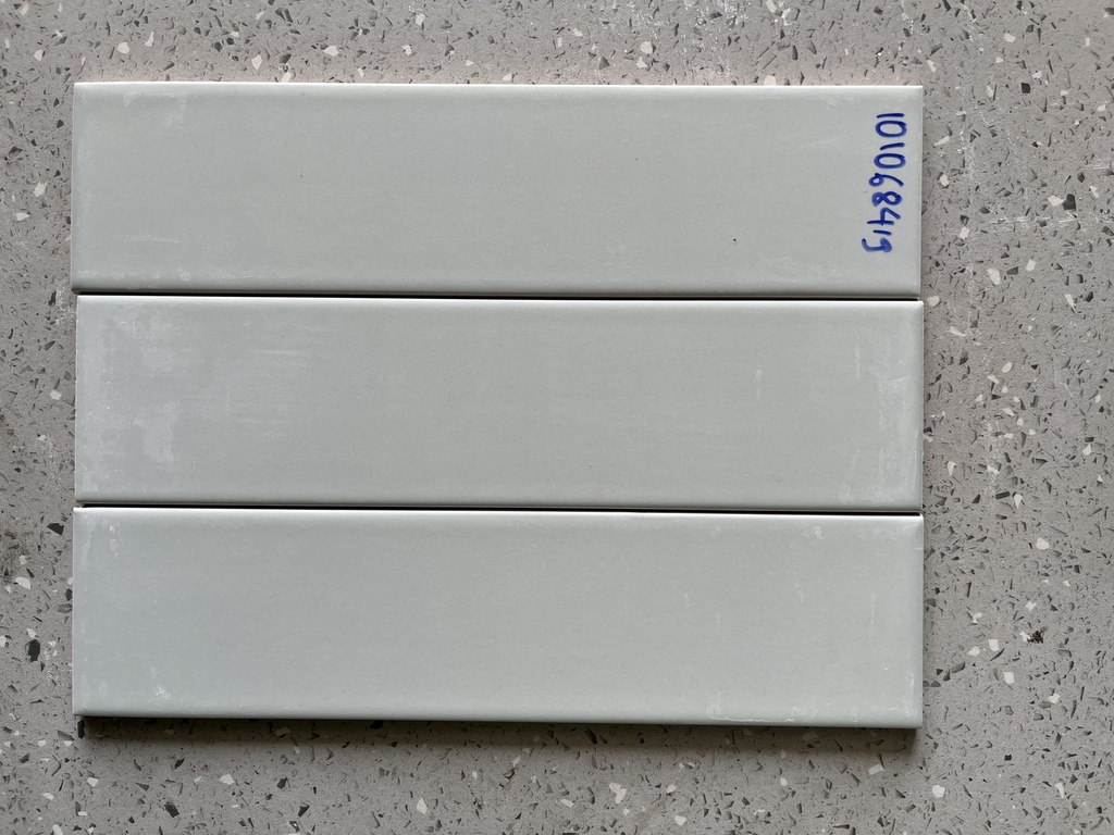 Gạch thẻ Việt Nam KT 75x300mm trắng loại 1 mã 68419