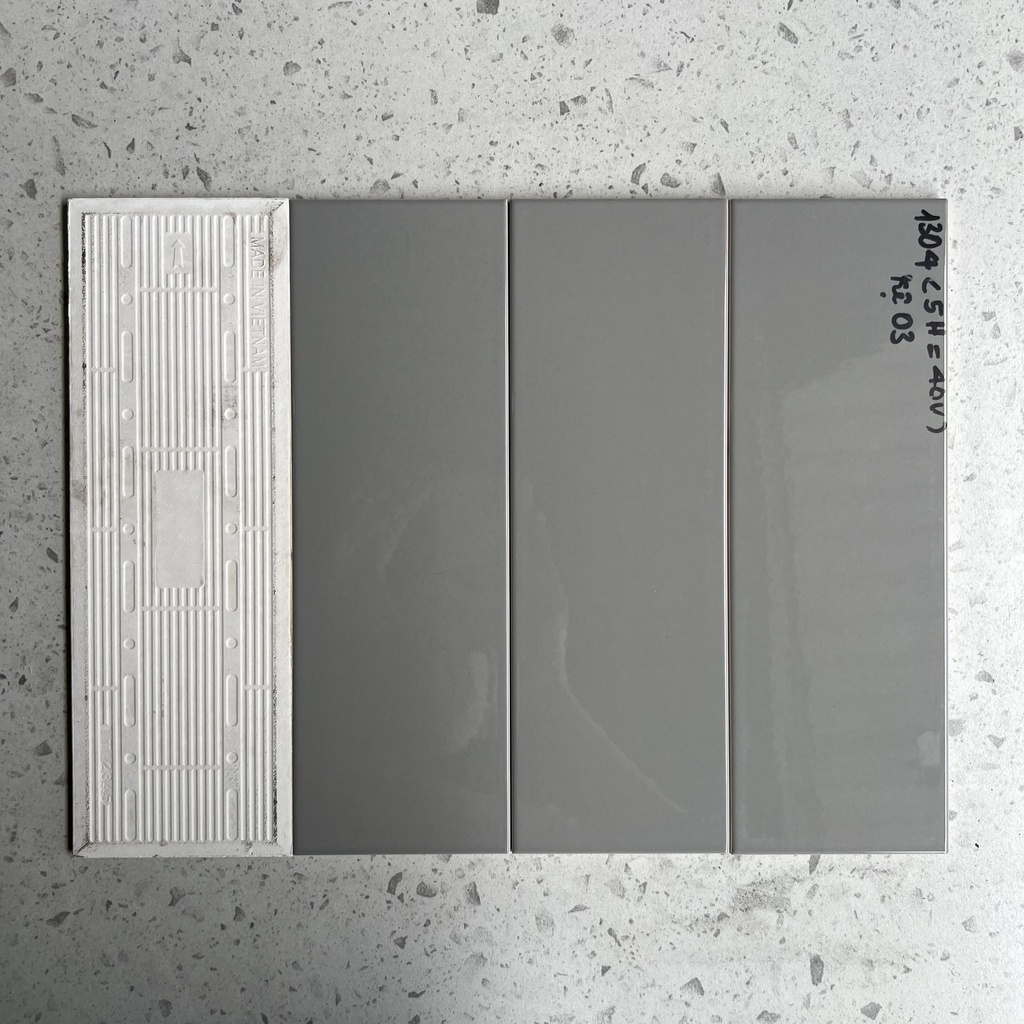 Gạch thẻ Việt Nam, Xám đậm bóng phẳng, KT 60x200mm mm, STA1304_SA, Loại 1 (1 hộp/ 40 viên/ 1.2m2)