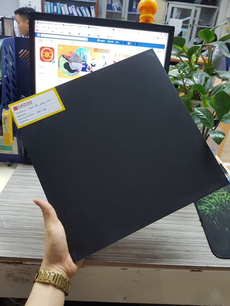 Gạch vuông đen mờ phẳng MF307 300x300